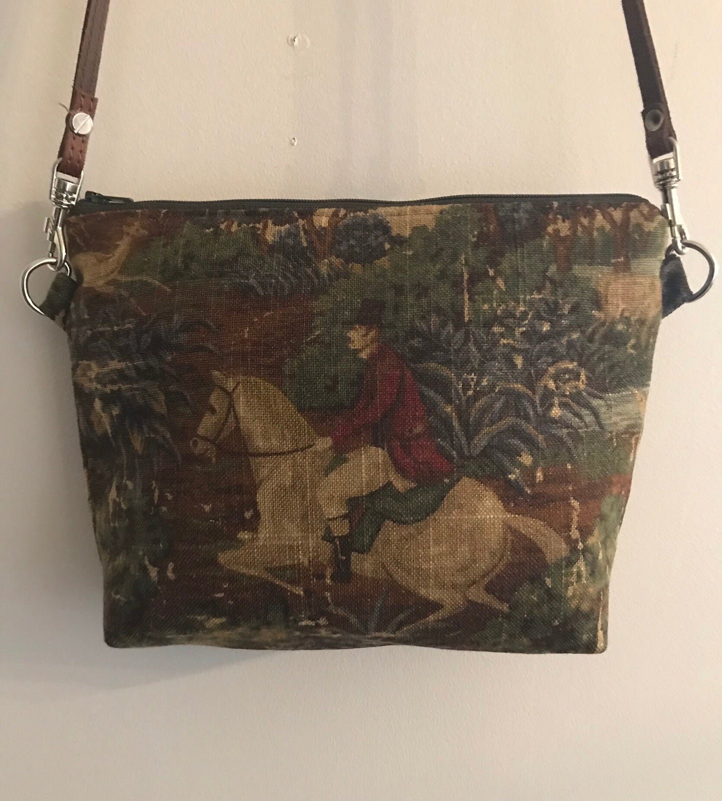 Equestrian Horse Handbag Crossbody Purse  Fox Hunt Purse Handbag Sustainably sourced
