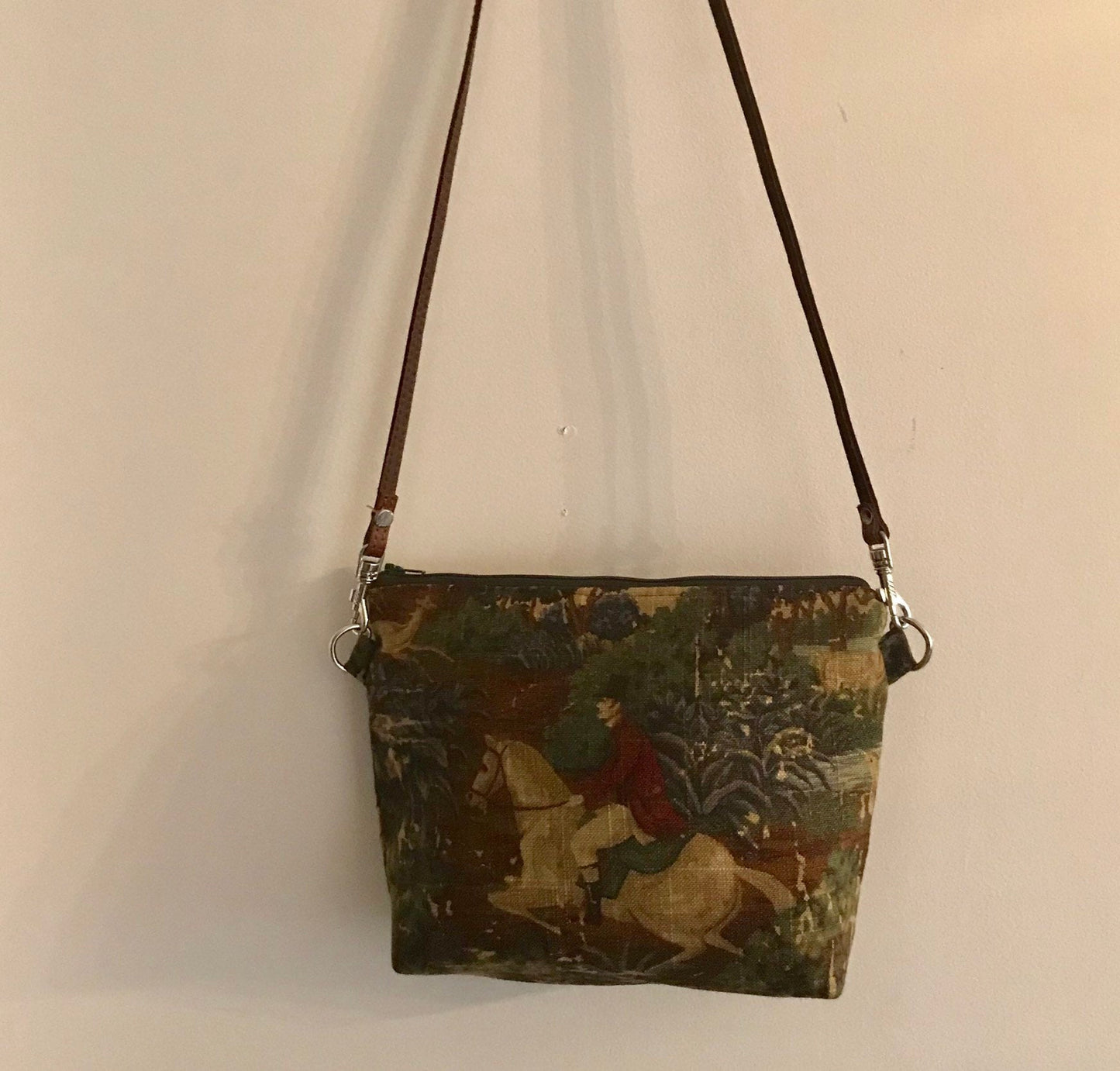 Equestrian Horse Handbag Crossbody Purse  Fox Hunt Purse Handbag Sustainably sourced